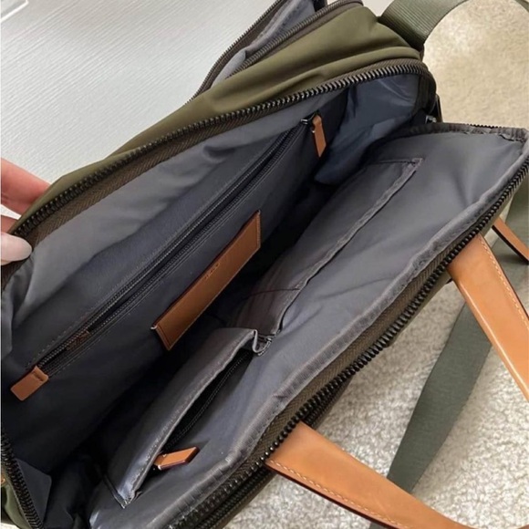 Tumi Messenger Bag.  Original price on tag was $500+. With tags on. - Picture 5 of 5